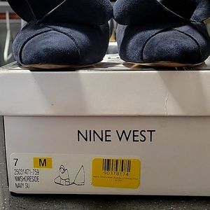 Nine West Size 7 Navy Shoreside Dorsay Suede Flats